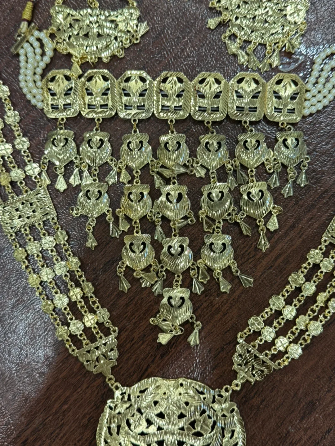 Gold Coloured Jewellery Set image indicator(4)