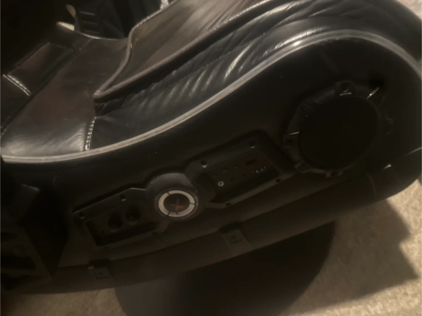 X Rocker Gaming Chair - Black image indicator(2)