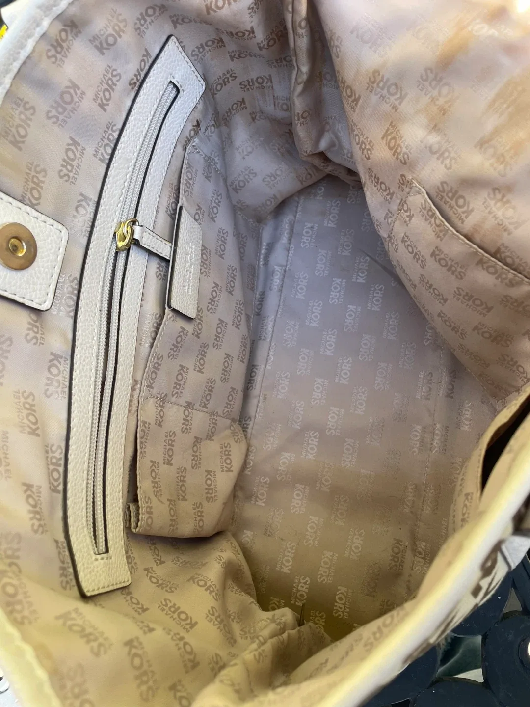 Michael Kors purse image indicator(5)