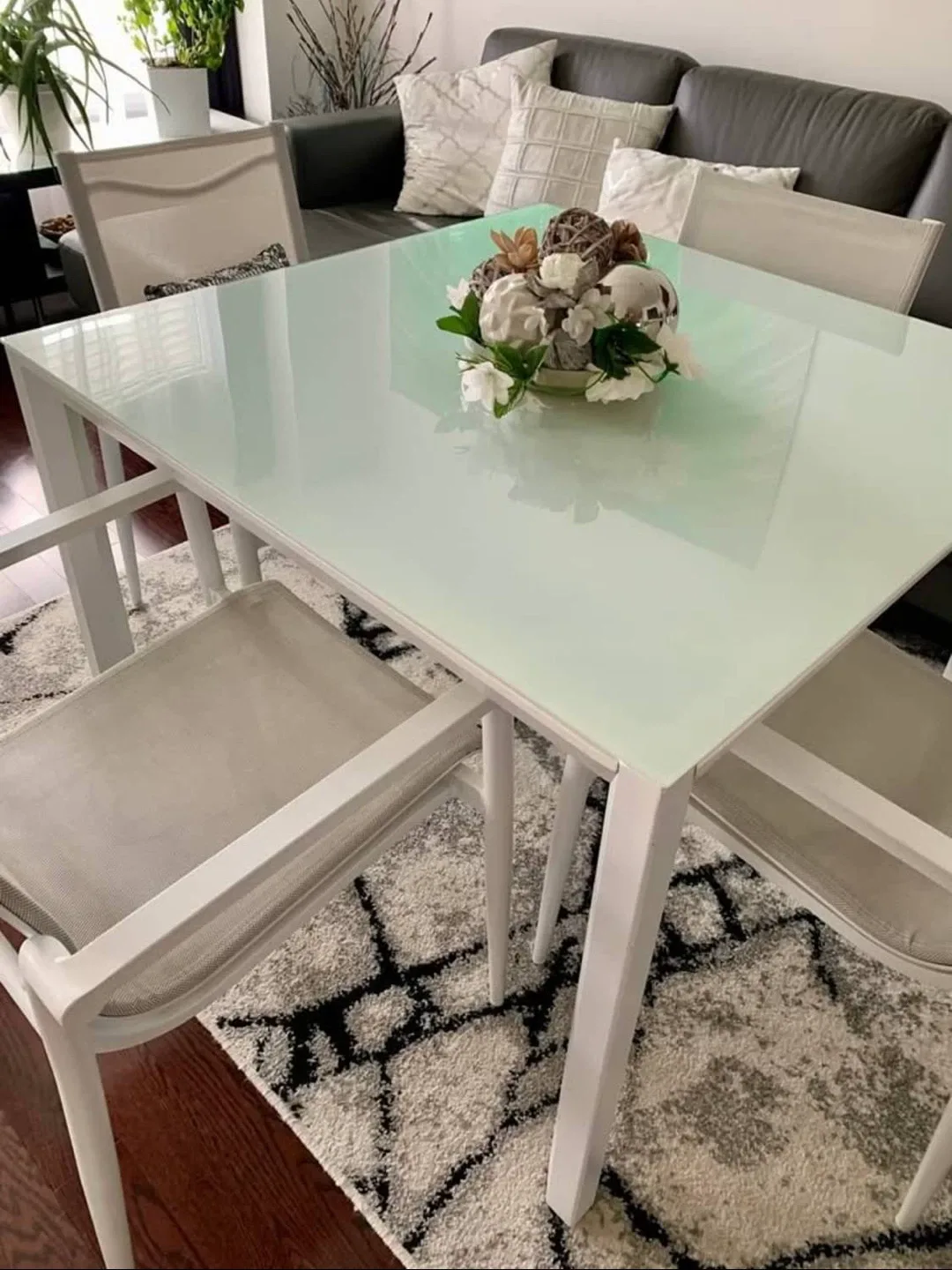 Brand New Aluminum White Dining Table with 4 Chairs image indicator(3)