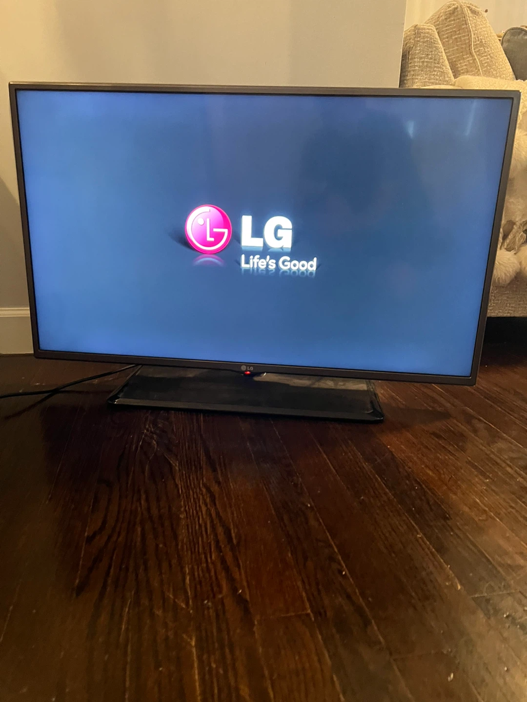 LG TV diagonal 40 inches - photo 4