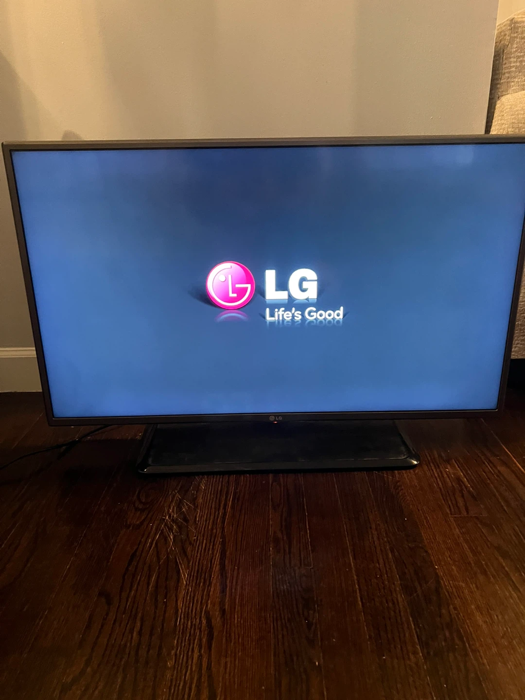 LG TV diagonal 40 inches