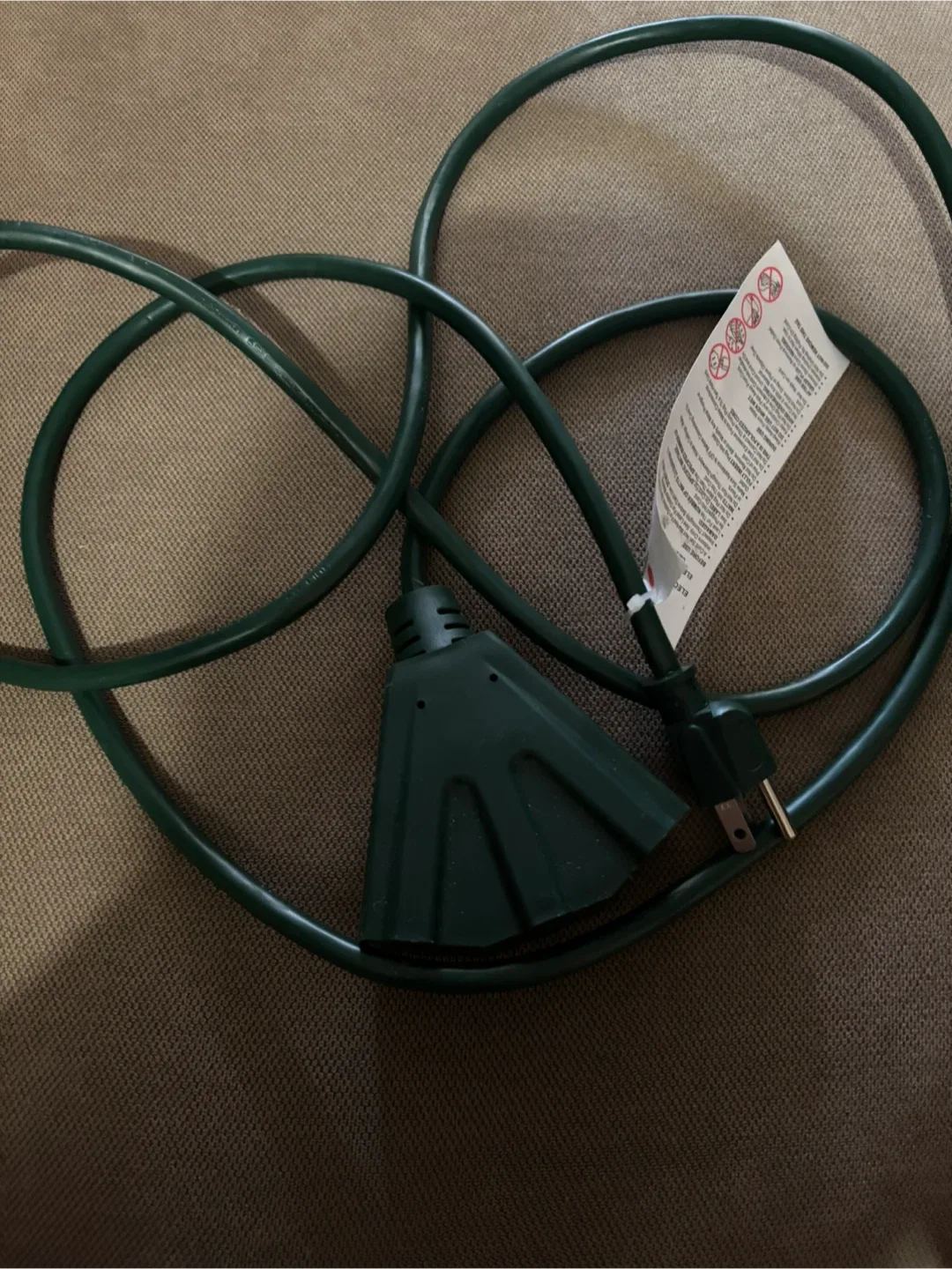 Outdoor Extension Cord with 3 Outlets thumbnail