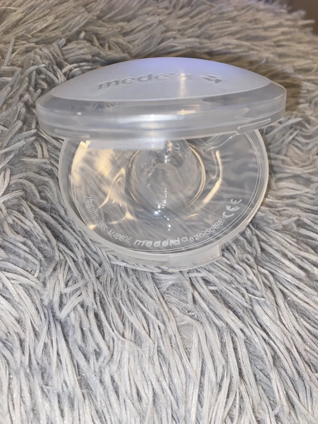 Medela Nipple Shield - 24mm image indicator(3)