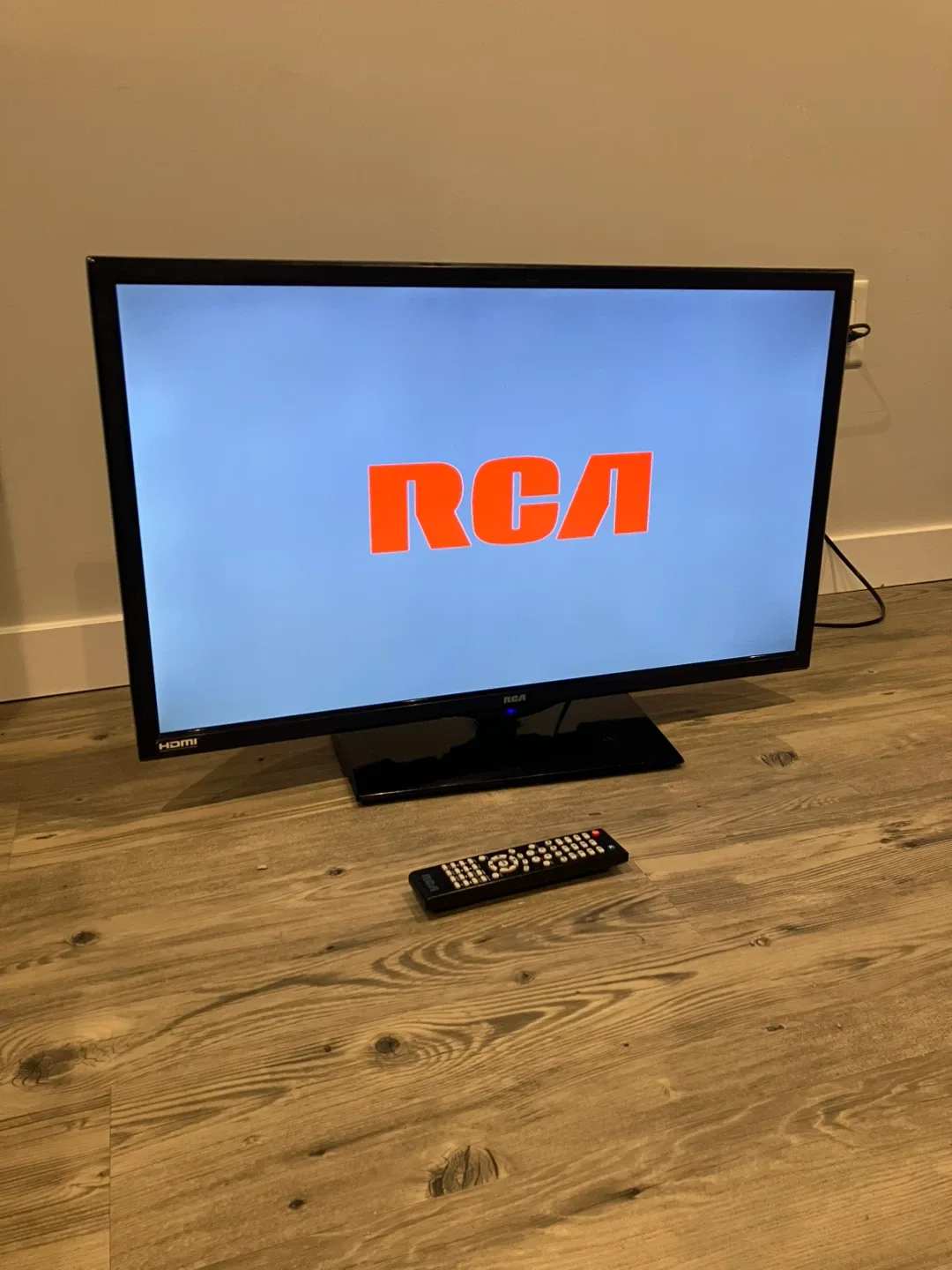 32” RCA LED TV With Remote image indicator(4)