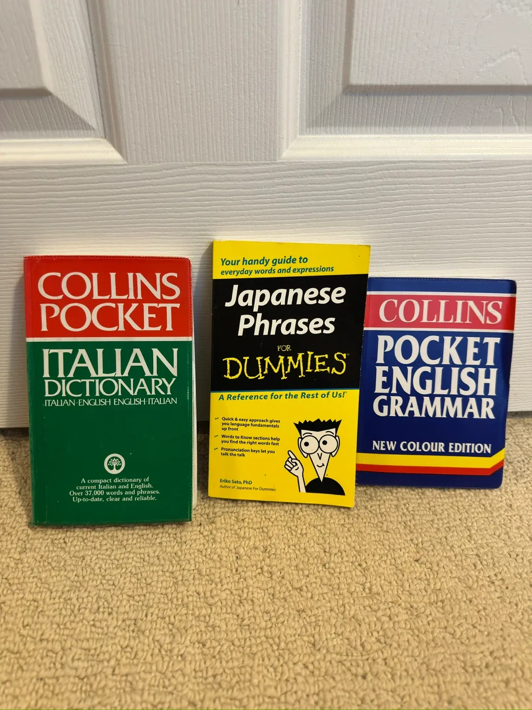 Italian Dictionary,Japanese Phrases for Dummies,English Grammar thumbnail