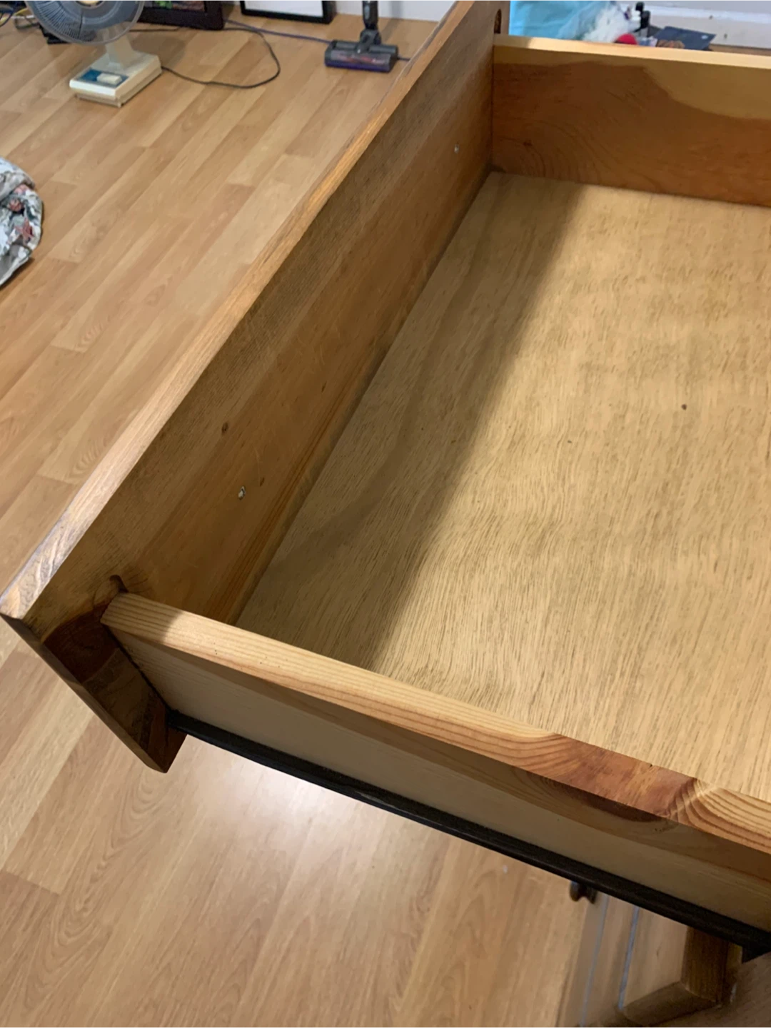 Solid Pine Wooden 4-Drawer Dresser - photo 3