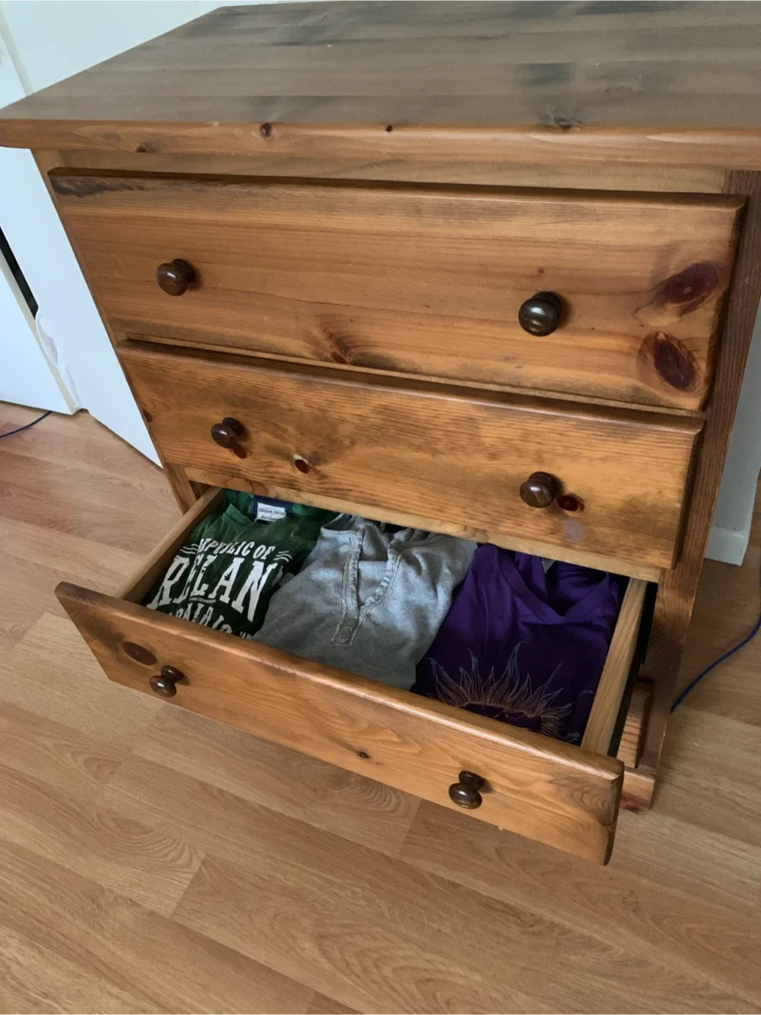 Solid Pine Wooden 4-Drawer Dresser image indicator(2)