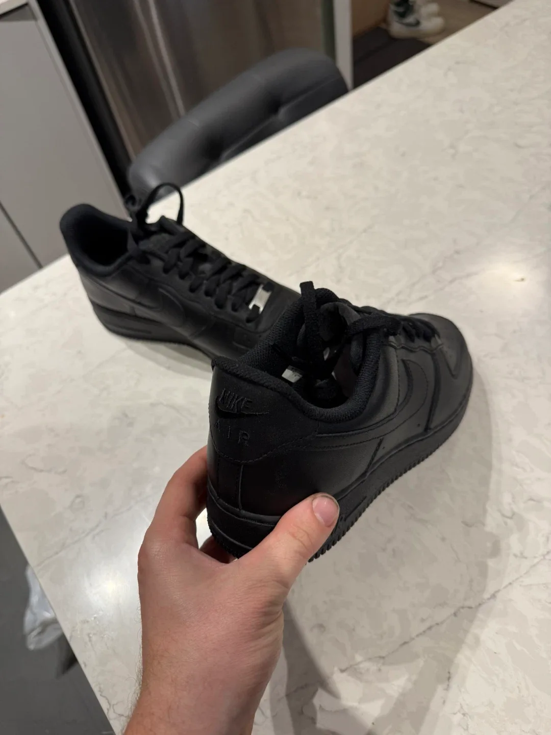 Nike Air Force 1 '07 Black size us 9.5 image indicator(3)