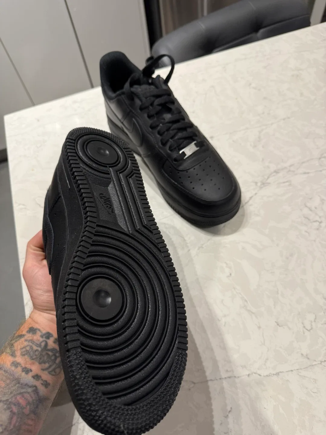 Nike Air Force 1 '07 Black size us 9.5 image indicator(4)