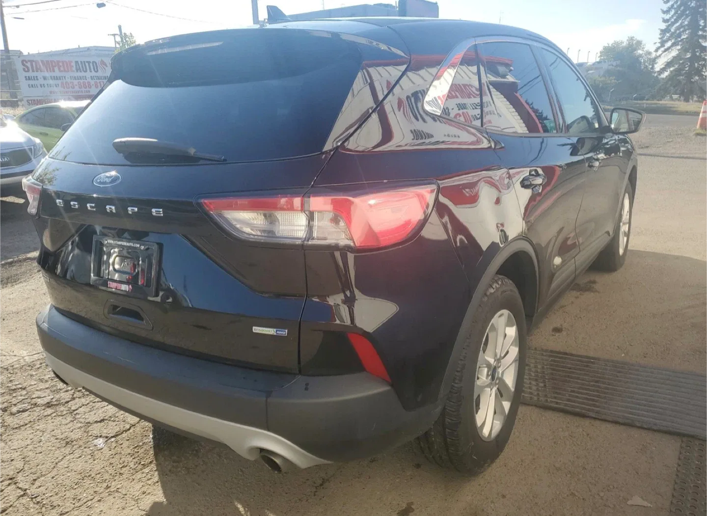 🚨 2020 Ford Escape SE AWD – Agate Black Metallic 🚨 image indicator(5)
