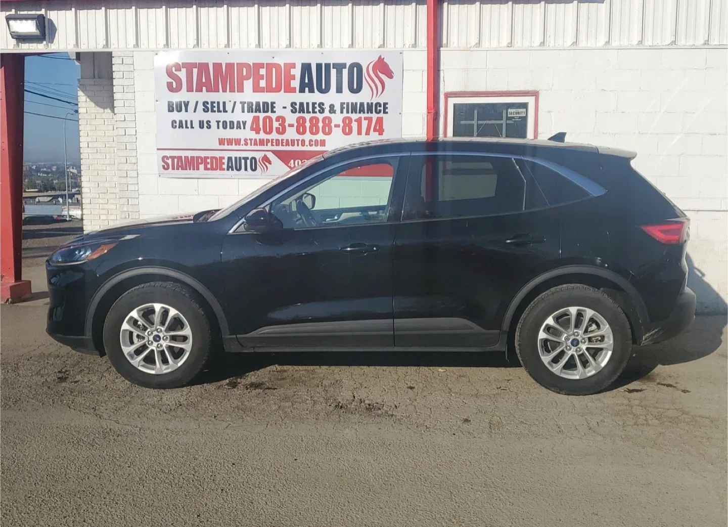 🚨 2020 Ford Escape SE AWD – Agate Black Metallic 🚨 image indicator(6)