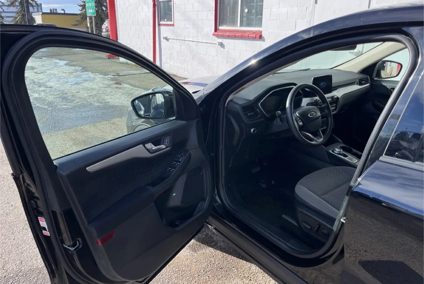 🚨 2020 Ford Escape SE AWD – Agate Black Metallic 🚨 image indicator(9)