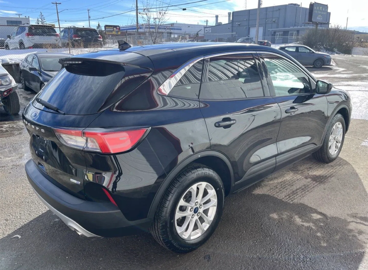 🚨 2020 Ford Escape SE AWD – Agate Black Metallic 🚨 image indicator(7)