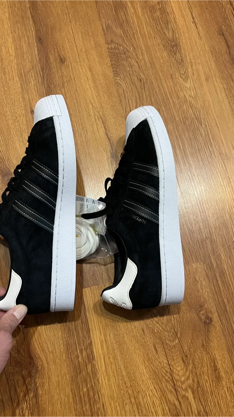 New Adidas Superstar Originals Black/White Size 11 image indicator(4)