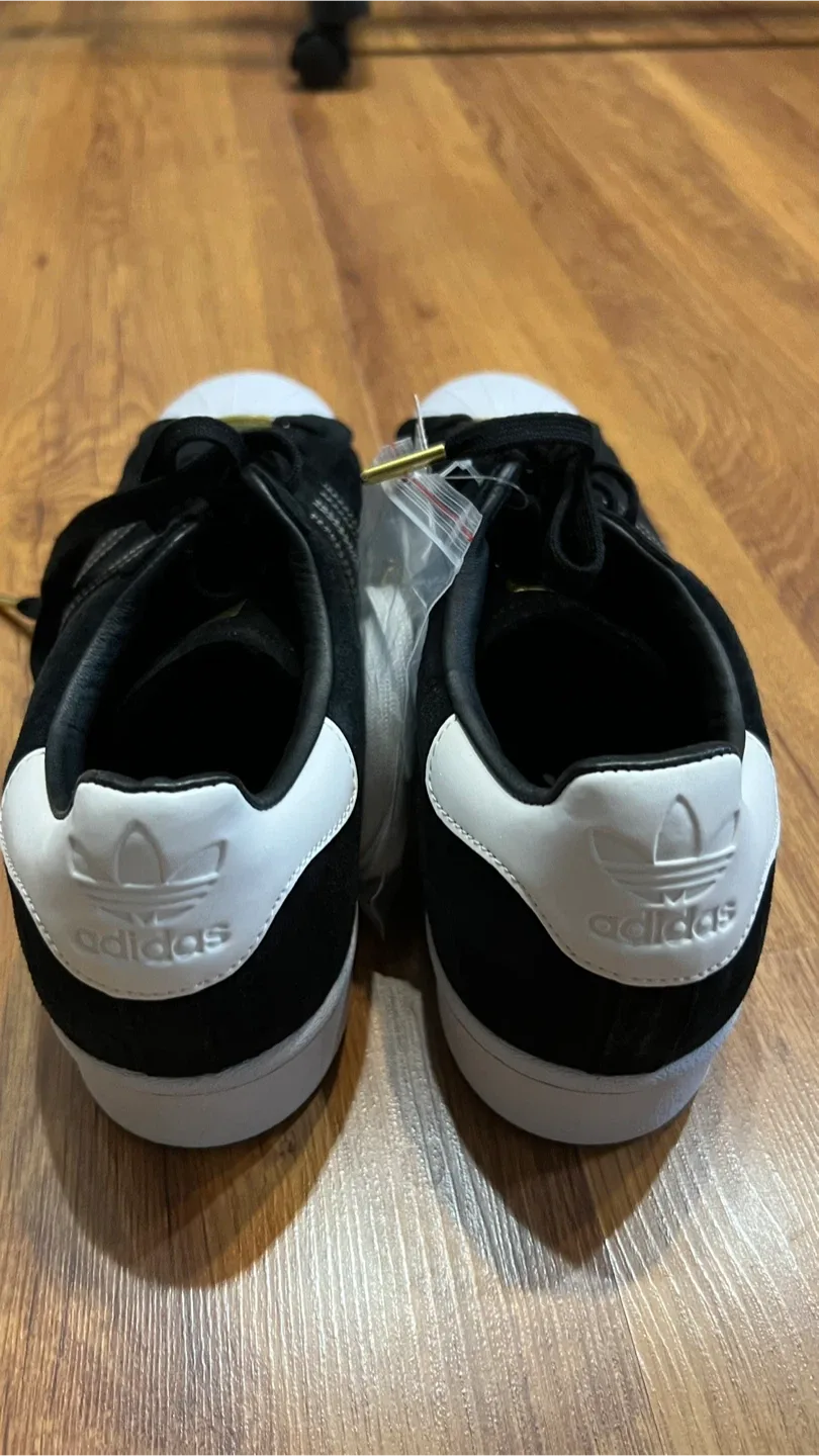 New Adidas Superstar Originals Black/White Size 11 image indicator(3)