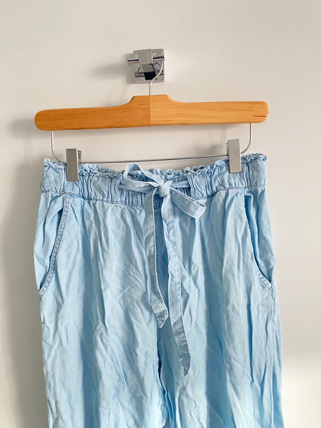 Cute & Comfortable Bow Jeans thumbnail