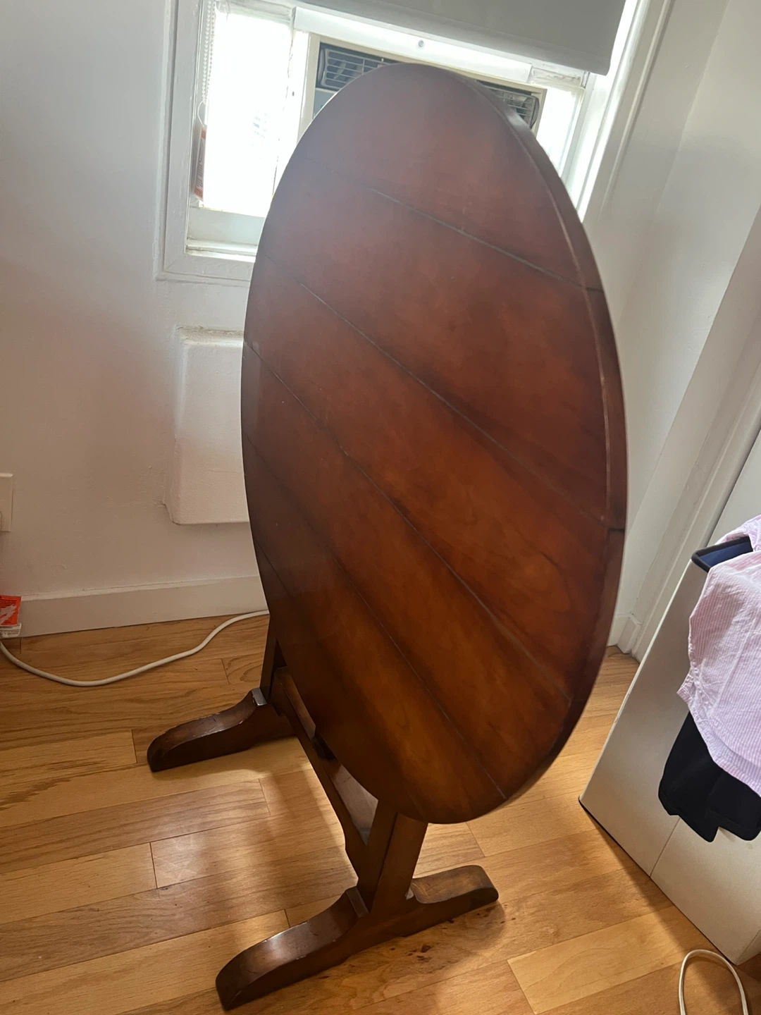 Round Wooden Side Table - photo 2
