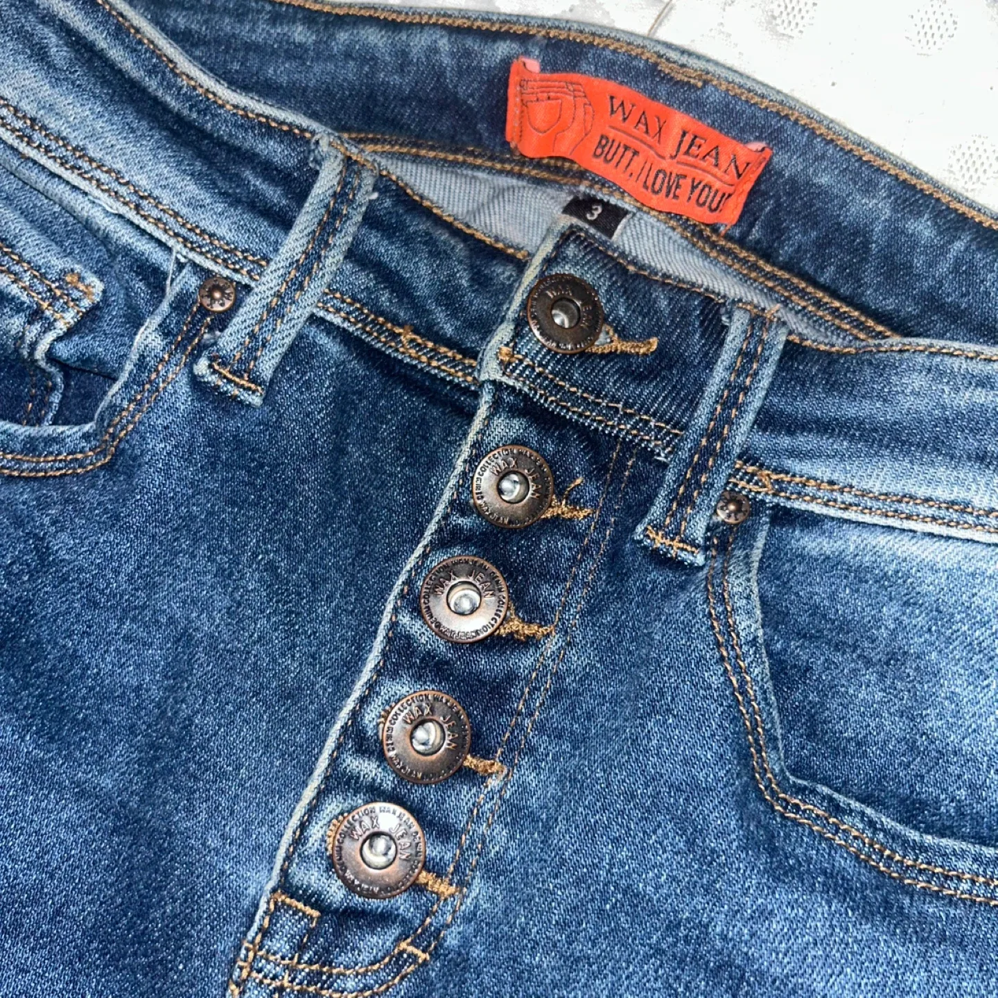 Wax Jeans Womans button down (Dixie&Bloor) image indicator(2)