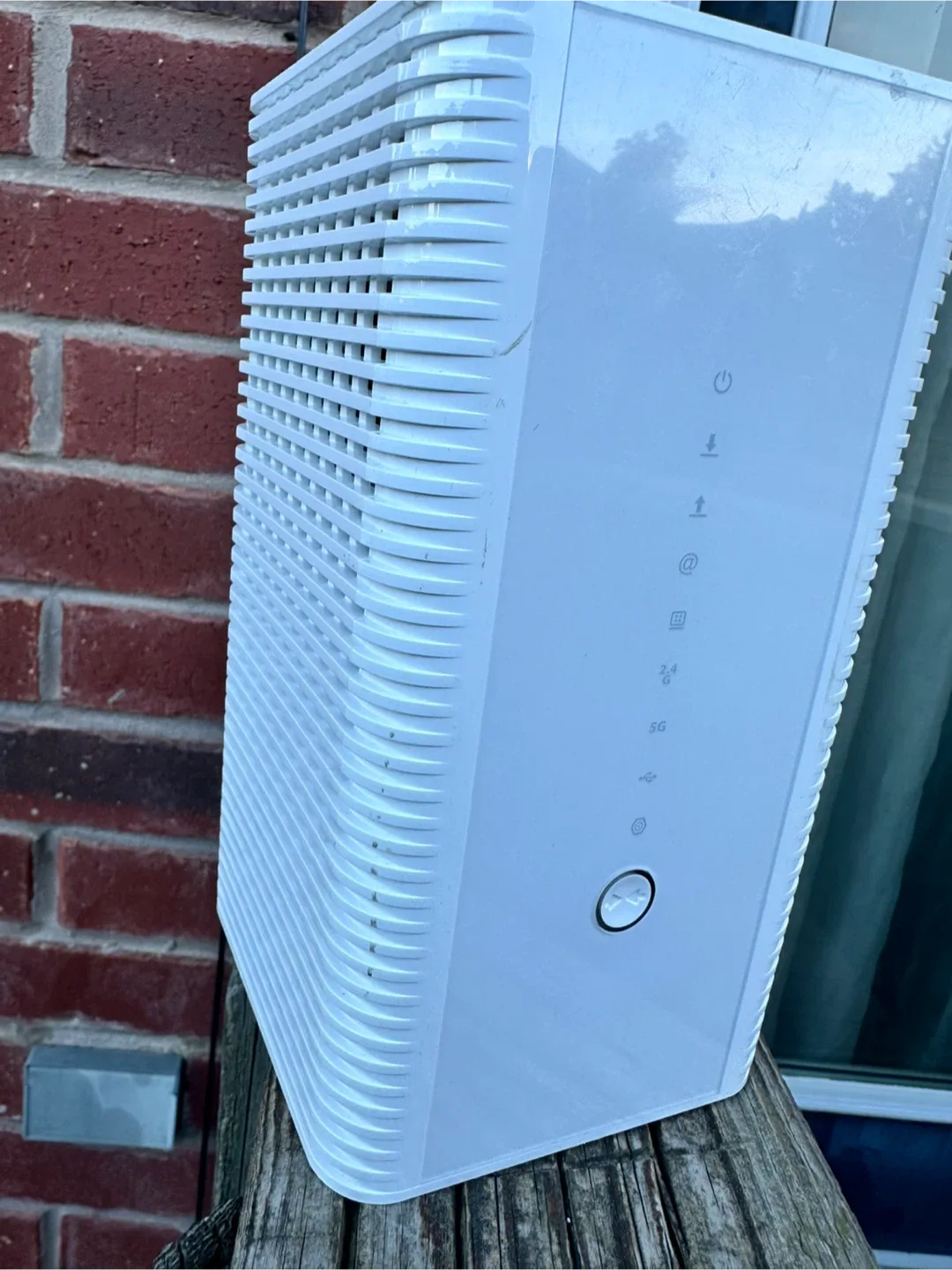 White Internet Router image indicator(2)