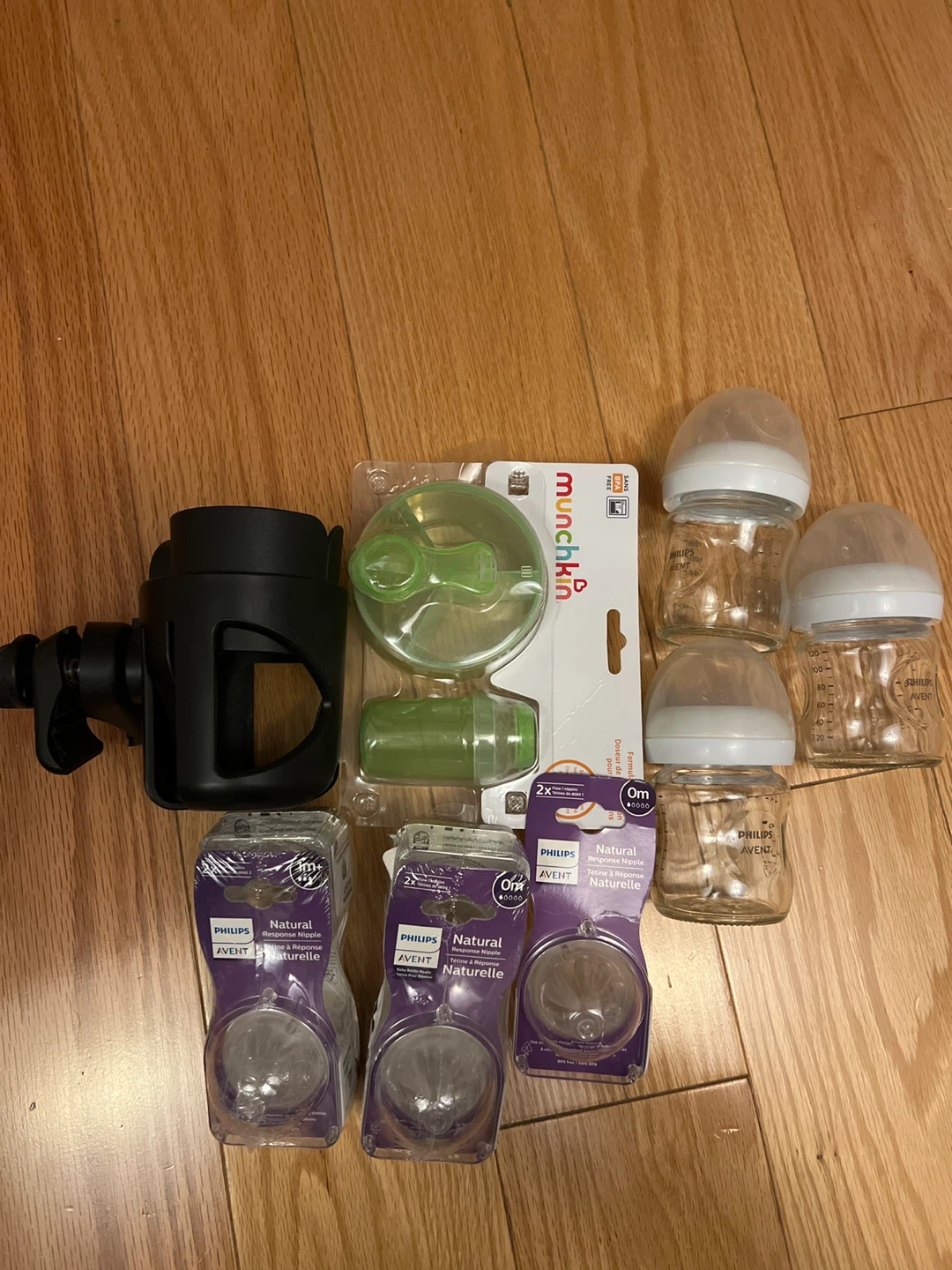 Philips Avent Bottles & Munchkin Formula Dispenser