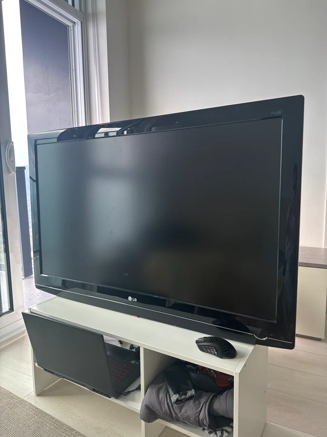 LG Full HD Television image indicator(2)