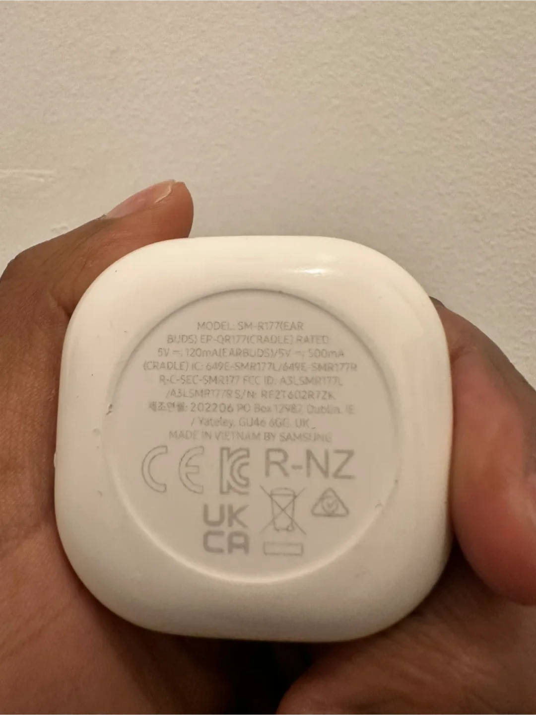 Samsung Galaxy Buds 2 Pro - White case only image indicator(2)