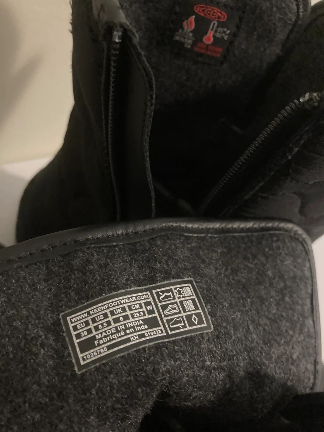 KEEN Women's Winter Boots, Size 8.5 image indicator(2)