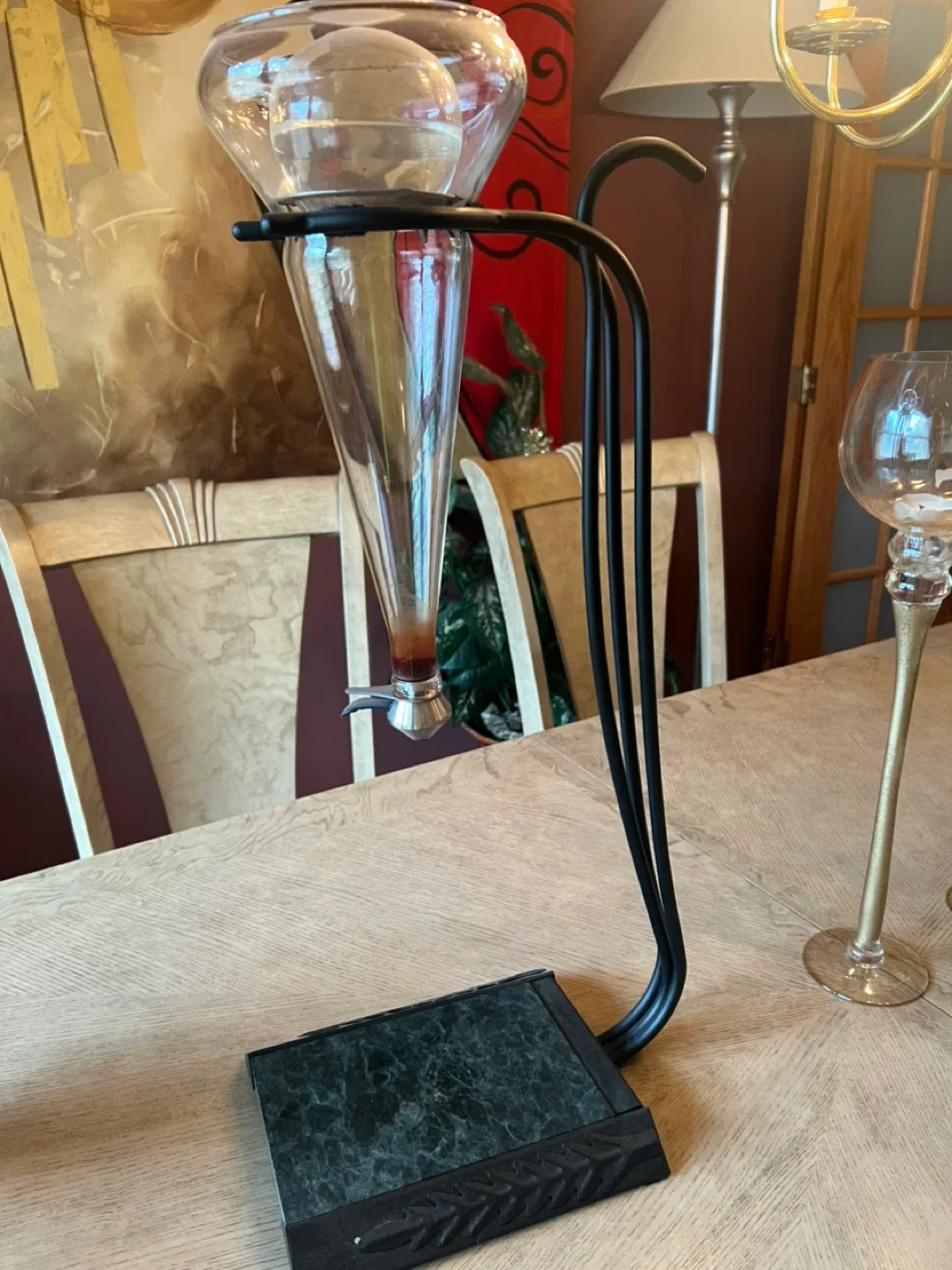 Vintage Glass Wine Decanter image indicator(3)