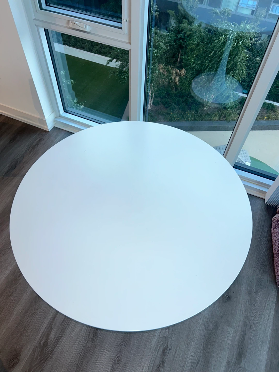 Tulip Dining Table – White, 36” - photo 4