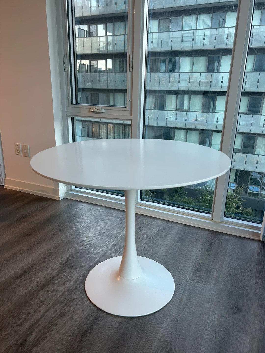 Tulip Dining Table – White, 36” - photo 3
