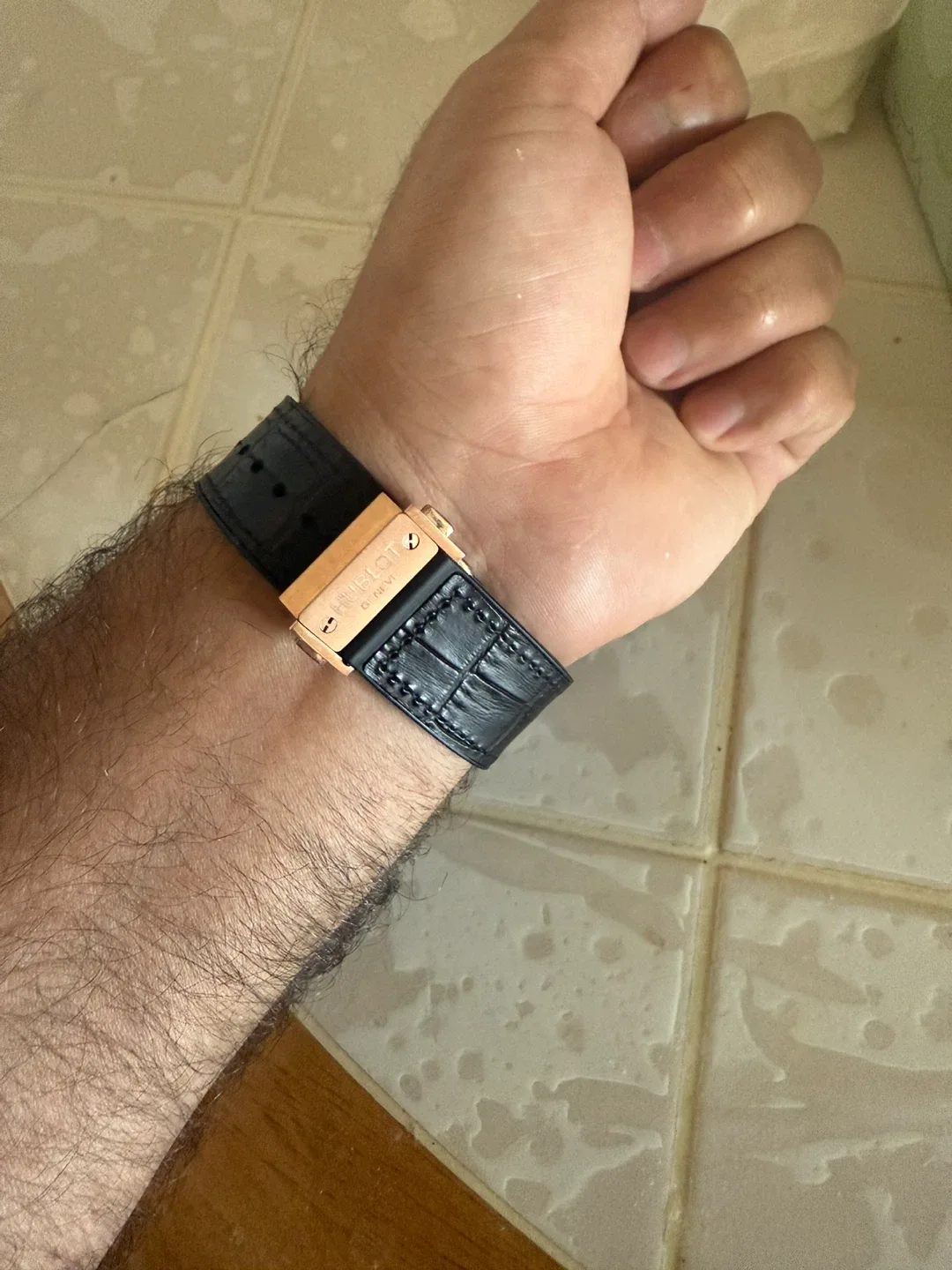 Hublot Geneve Rose Gold Watch image indicator(2)