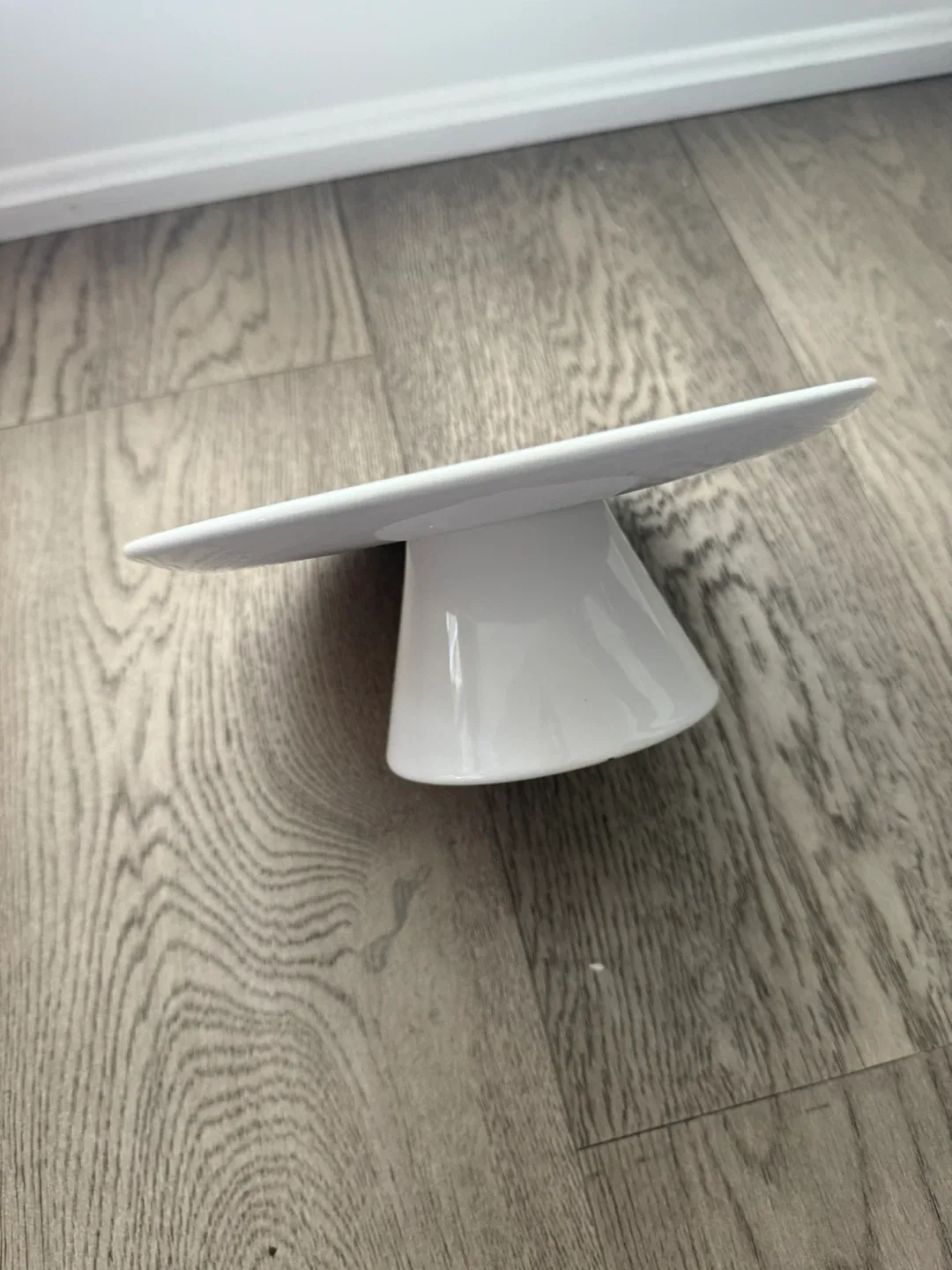 White Ceramic Cake Stand thumbnail