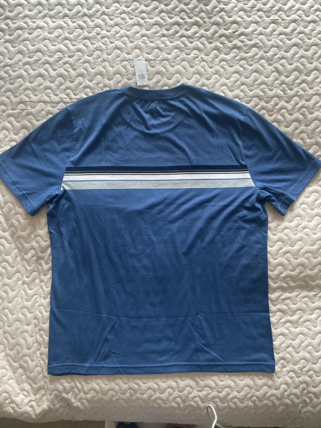 Brand NWT Old Navy Blue Striped T-Shirt - Size L image indicator(4)