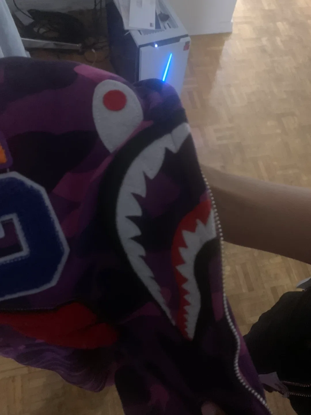 A Bathing Ape Purple Camo Hoodie - Size L image indicator(6)