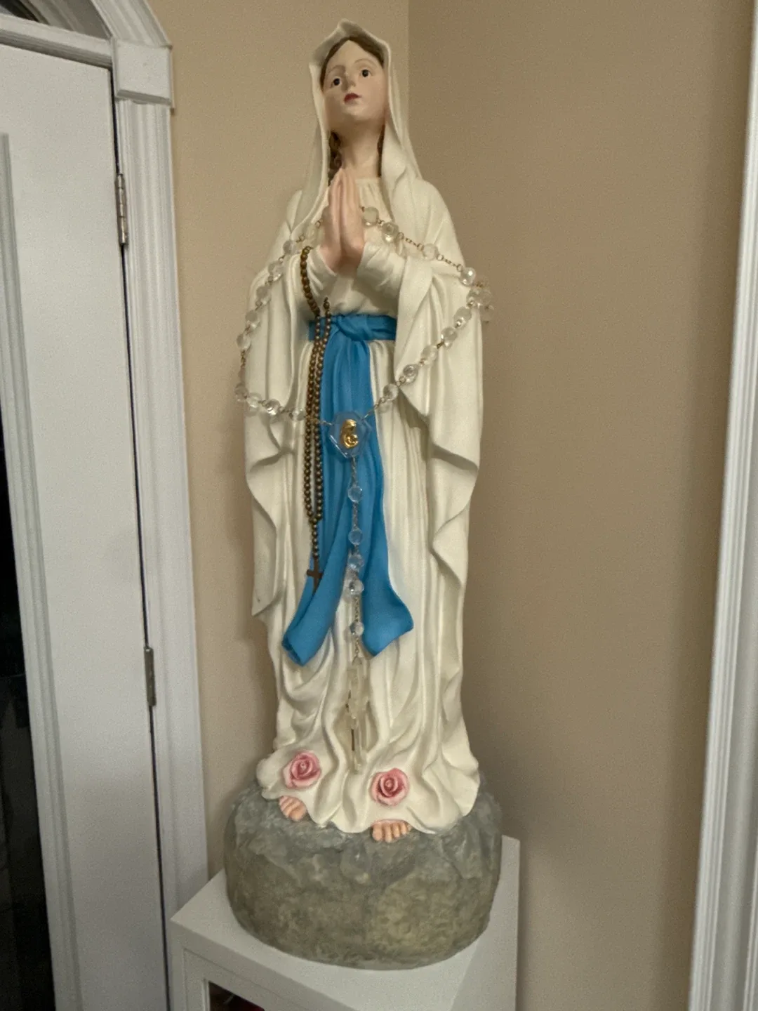 White Mirrored Accent Cabinet image indicator(4)