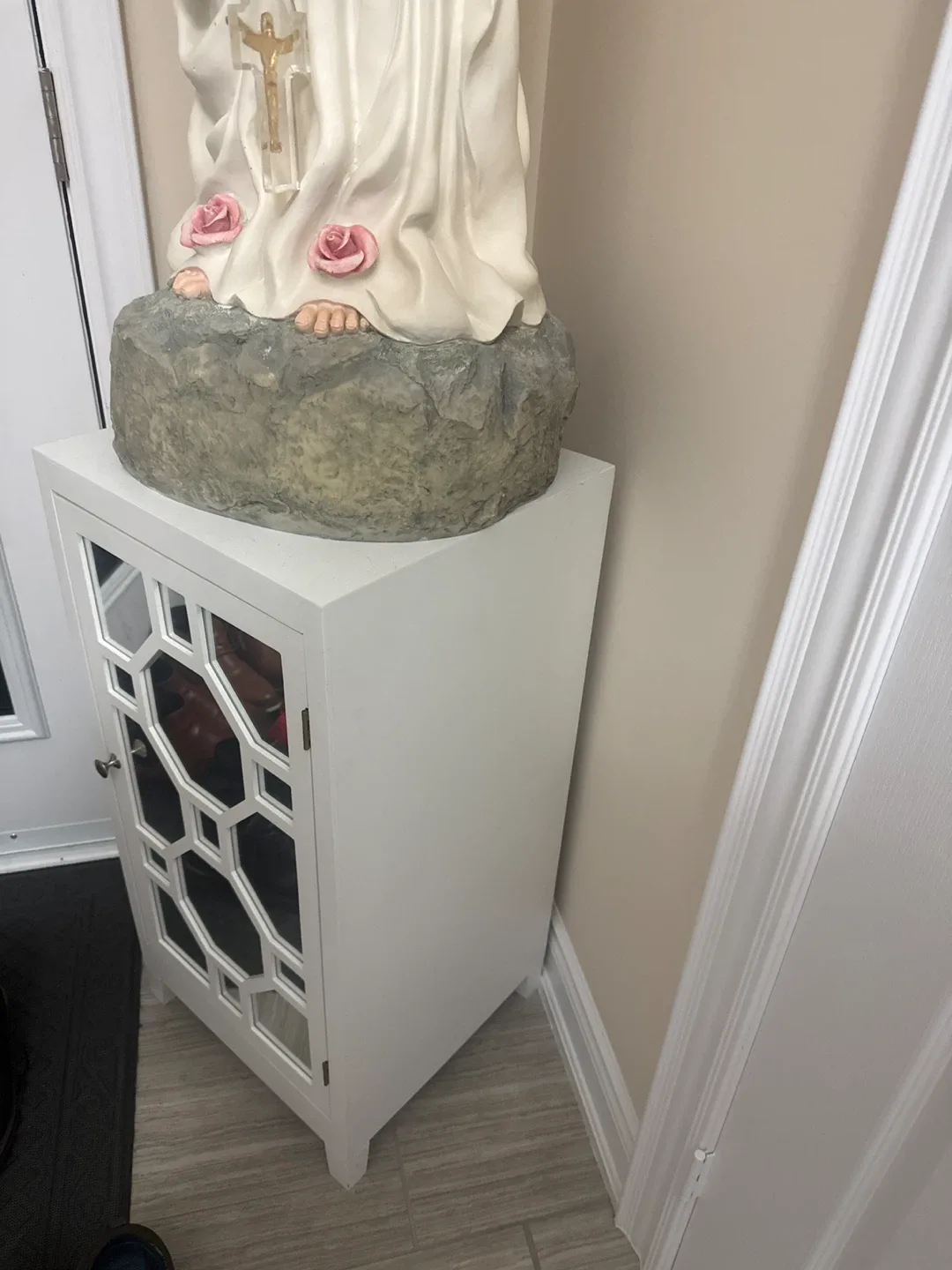 White Mirrored Accent Cabinet image indicator(3)