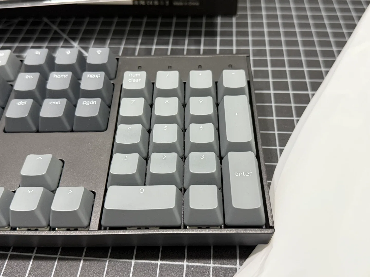 Keychron K10 Full Size Mechanical Wireless Keyboard K10-A3 image indicator(9)