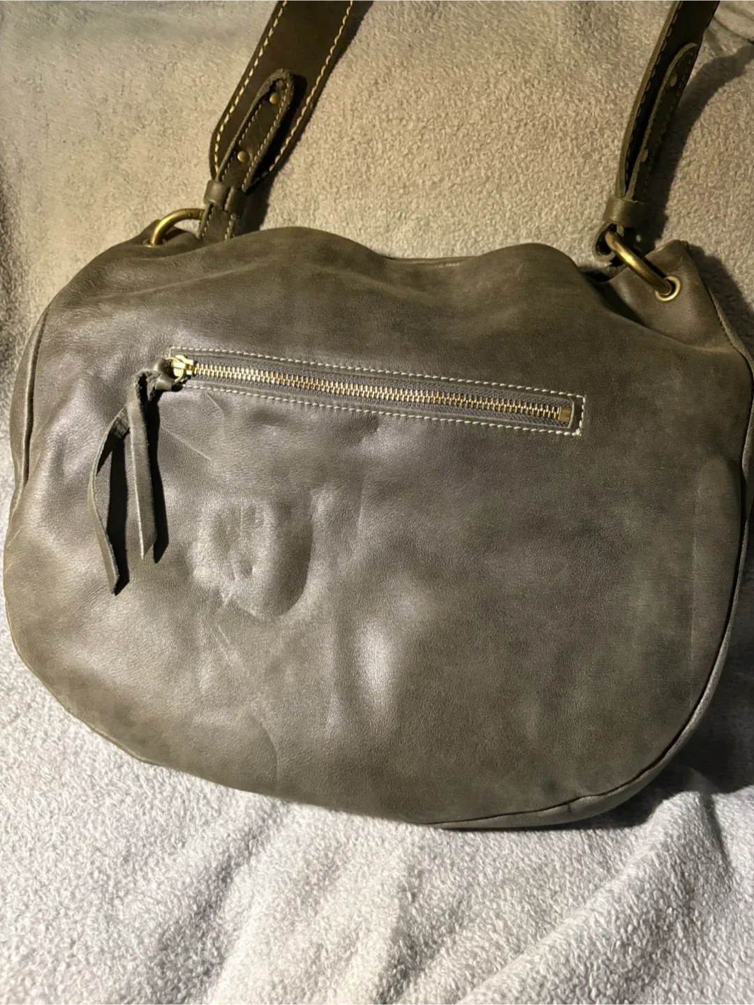 Roots Genuine Leather Hobo Bag - Olive Green image indicator(3)