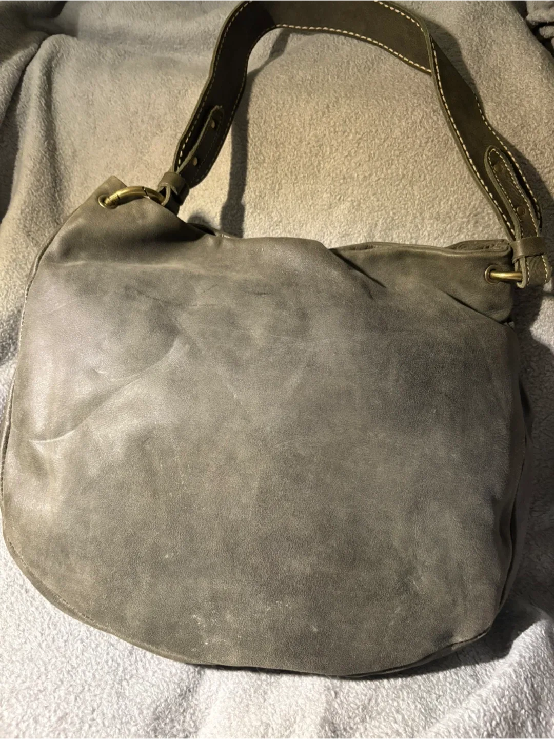 Roots Genuine Leather Hobo Bag - Olive Green image indicator(2)