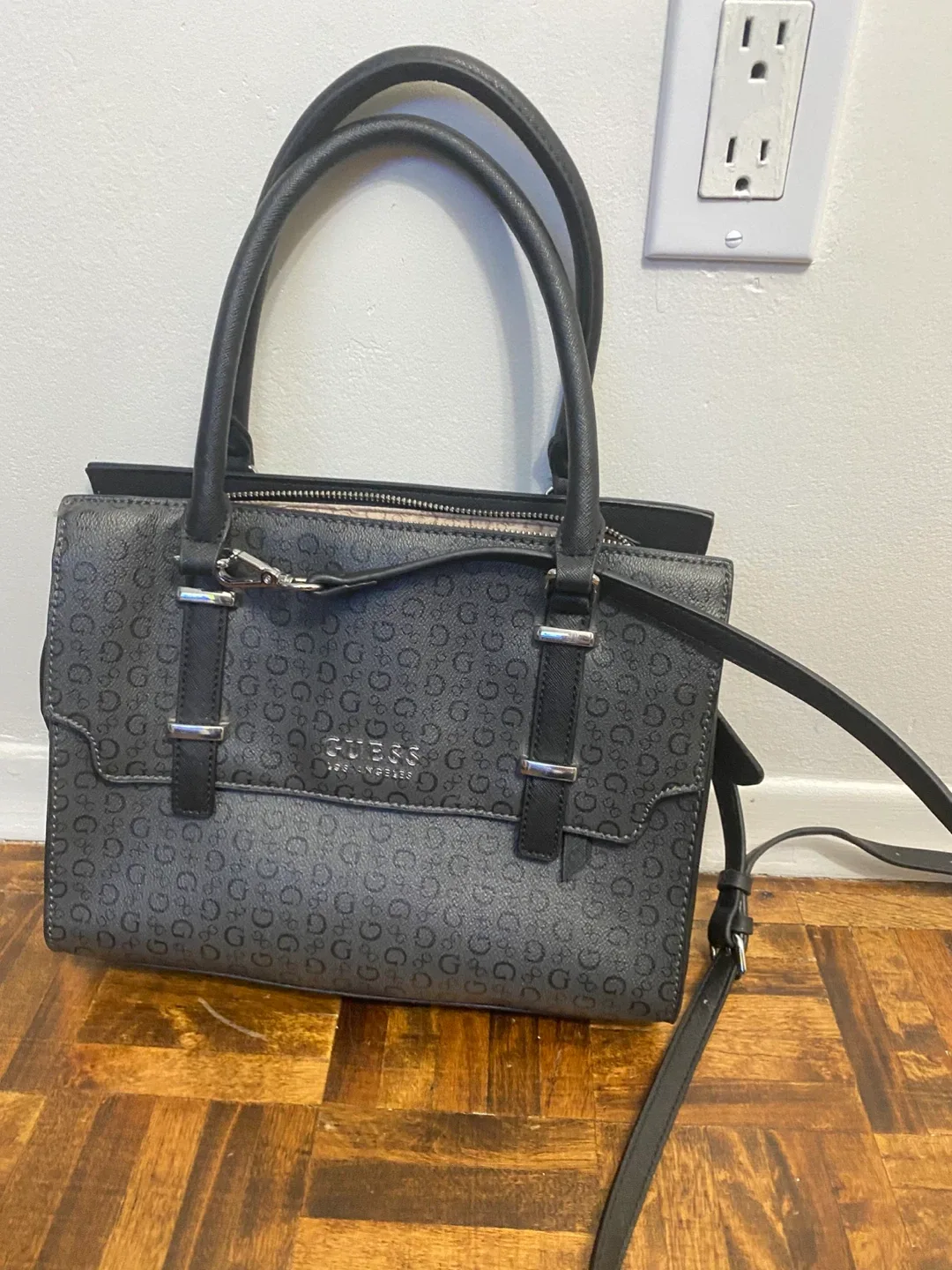 Guess Satchel Bag image indicator(2)