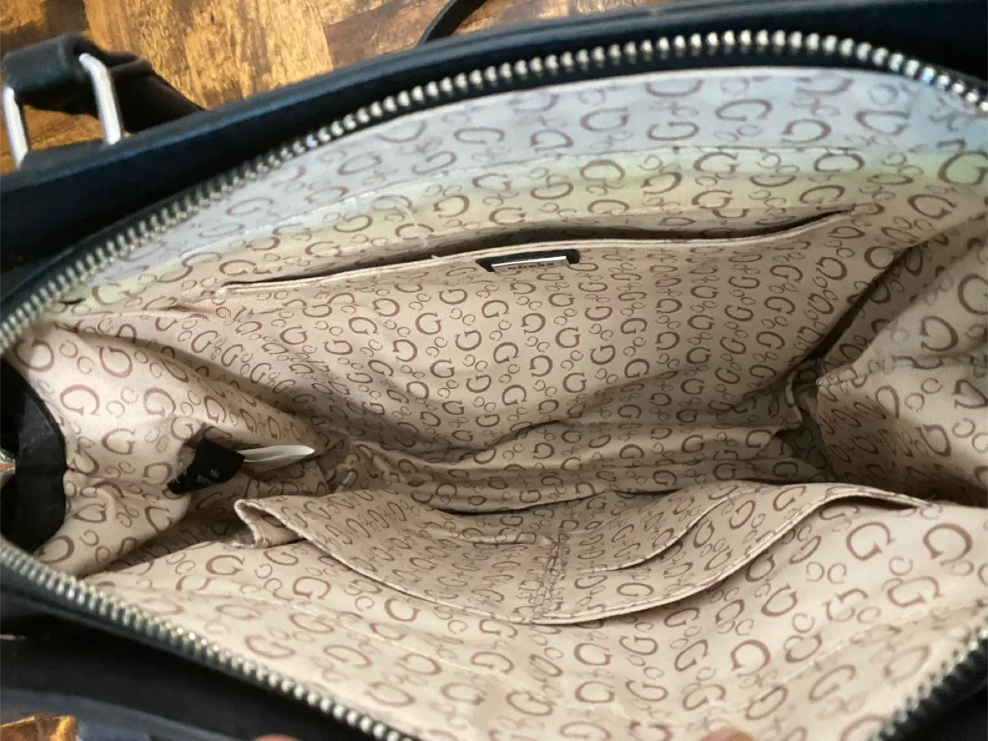 Guess Satchel Bag image indicator(4)