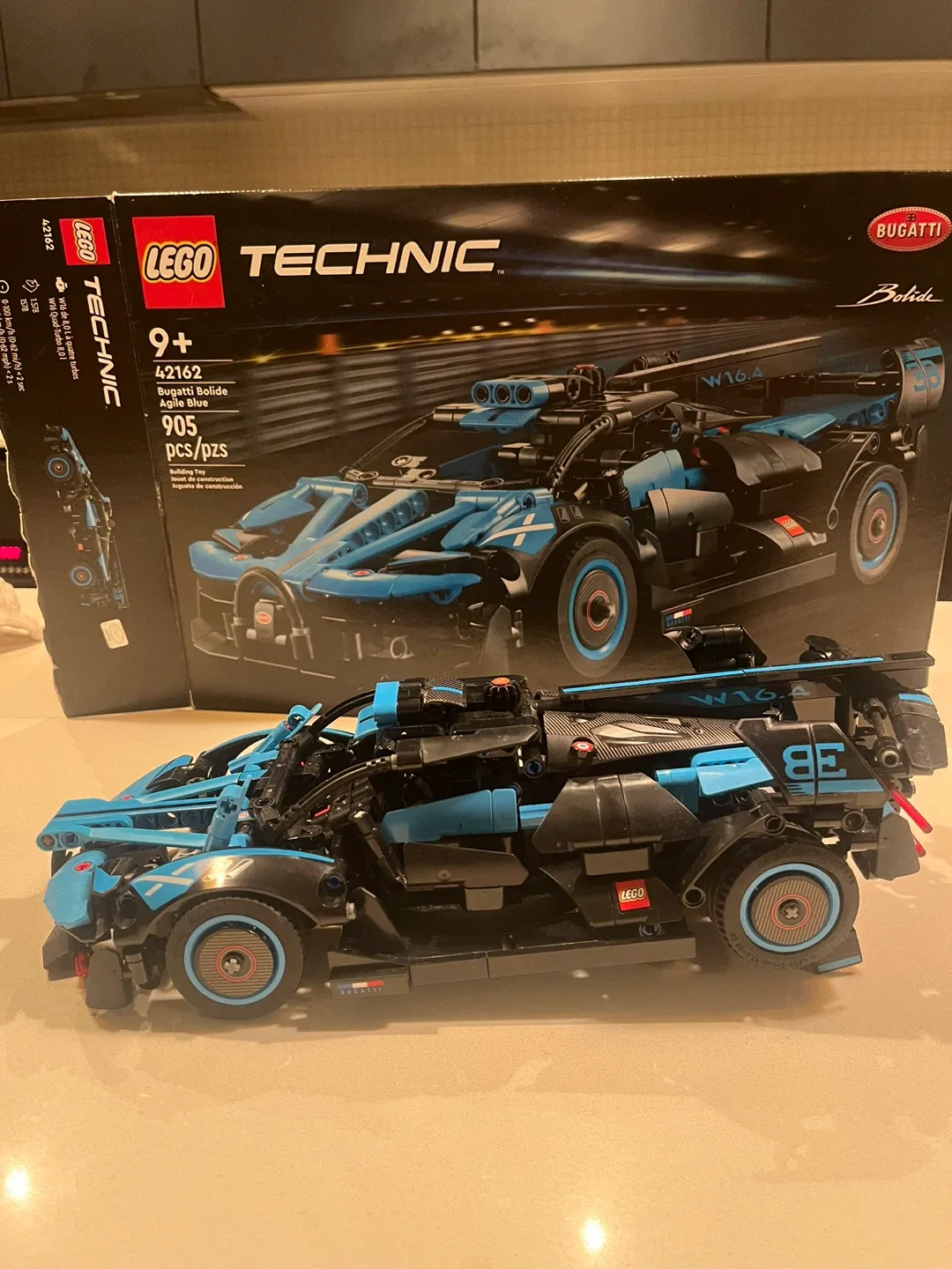 LEGO Technic Bugatti  Blue - 42162 image indicator(2)
