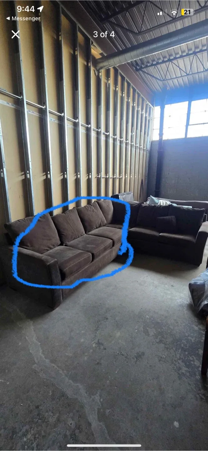 Brown Sectional Sofa image indicator(3)