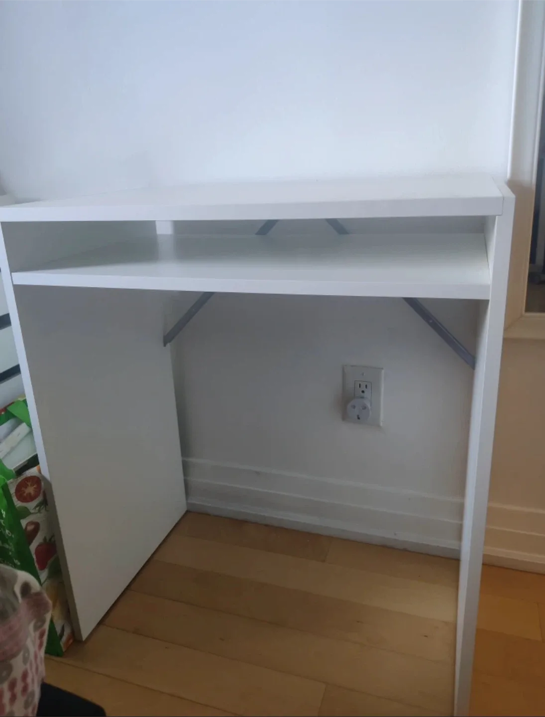 Ikea White Desk (TORALD) image indicator(5)