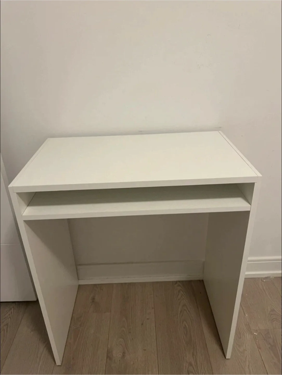 Ikea White Desk (TORALD) image indicator(4)