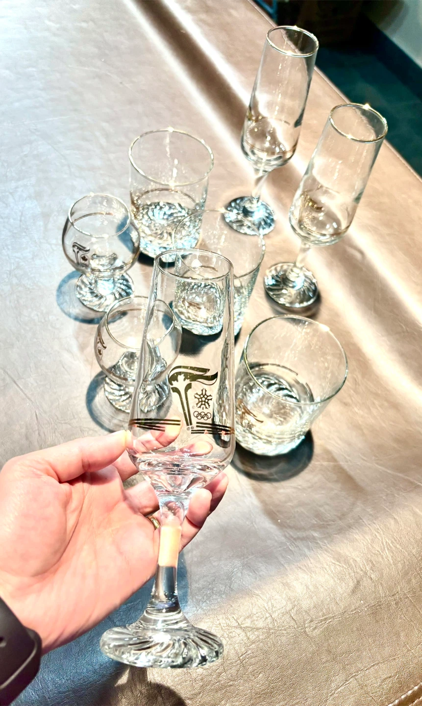 1988 Calgary Winter Olympics Various Size Glass Collection - photo 3