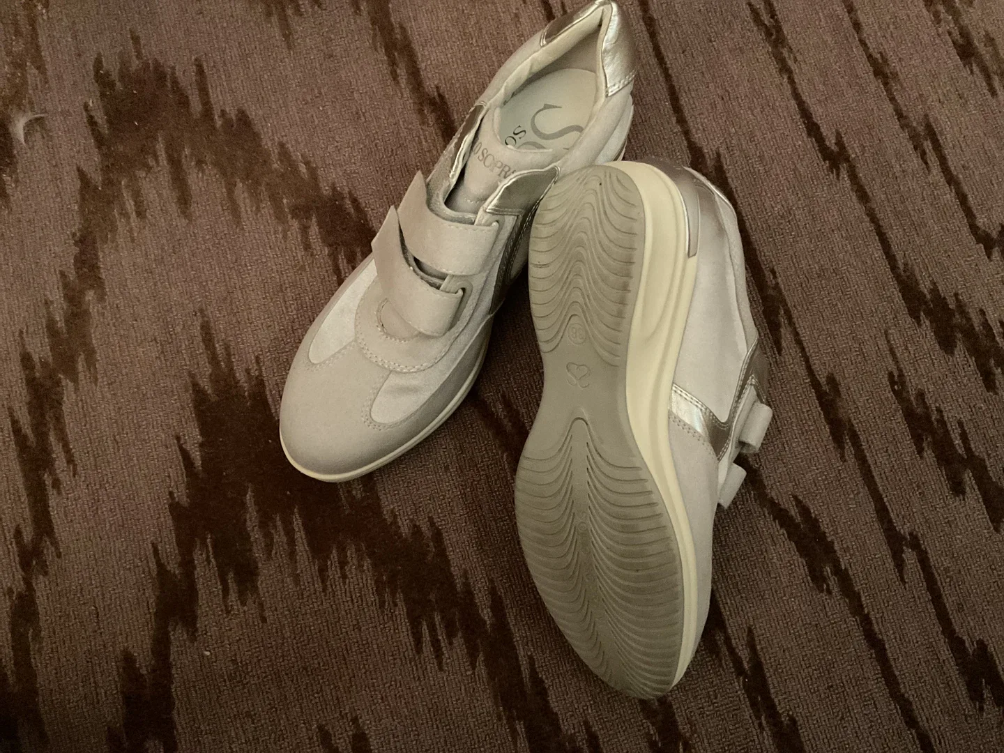 Solo Soprani Silver Sneakers image indicator(3)