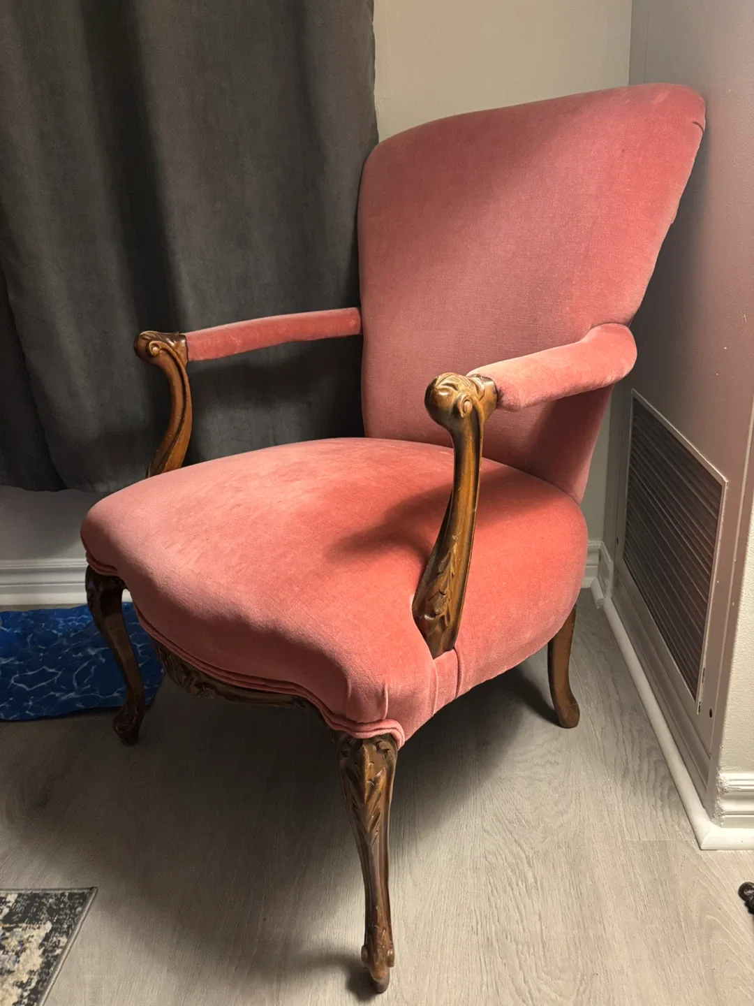 Vintage Pink Velvet Accent Chair image indicator(2)