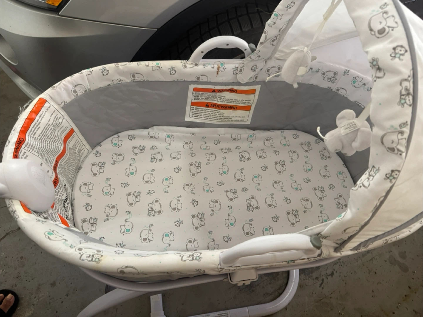 Baby Bassinet with Elephant Print - photo 2